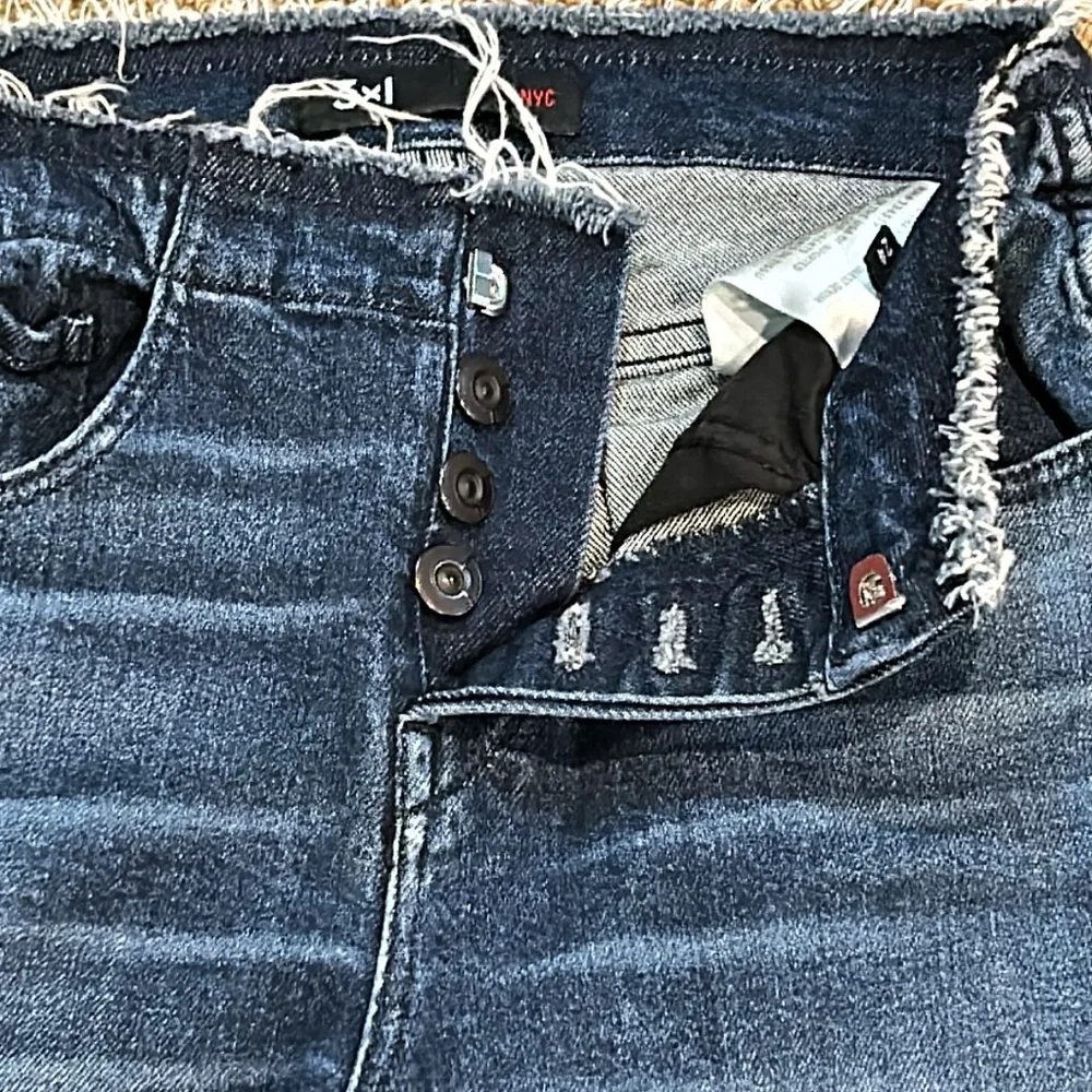 3X1 Raw Edge Shelter Slim Jeans in Tin Coo size 24 Distressed Straight Leg
